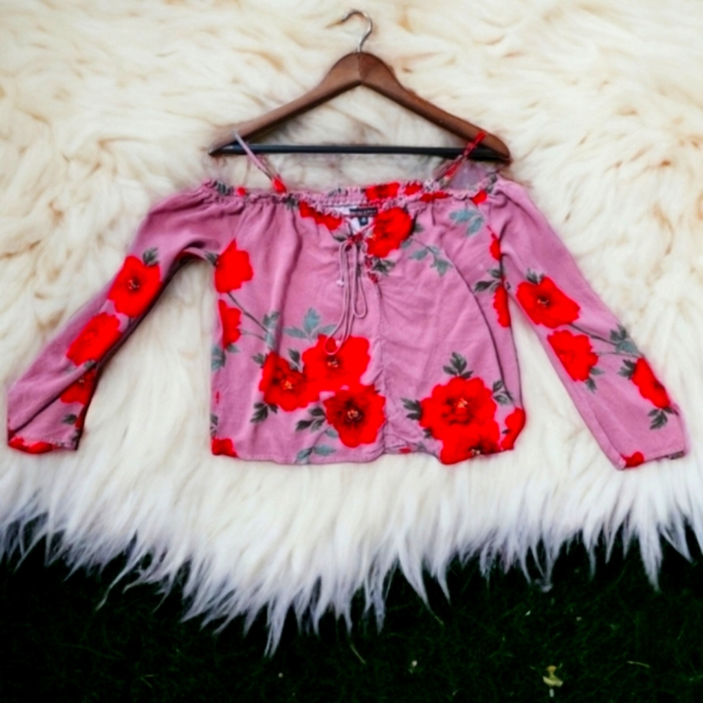 Kendall & Kylie off shoulder pink top with red Floral flowers 🌹 size M - Picture 2 of 5